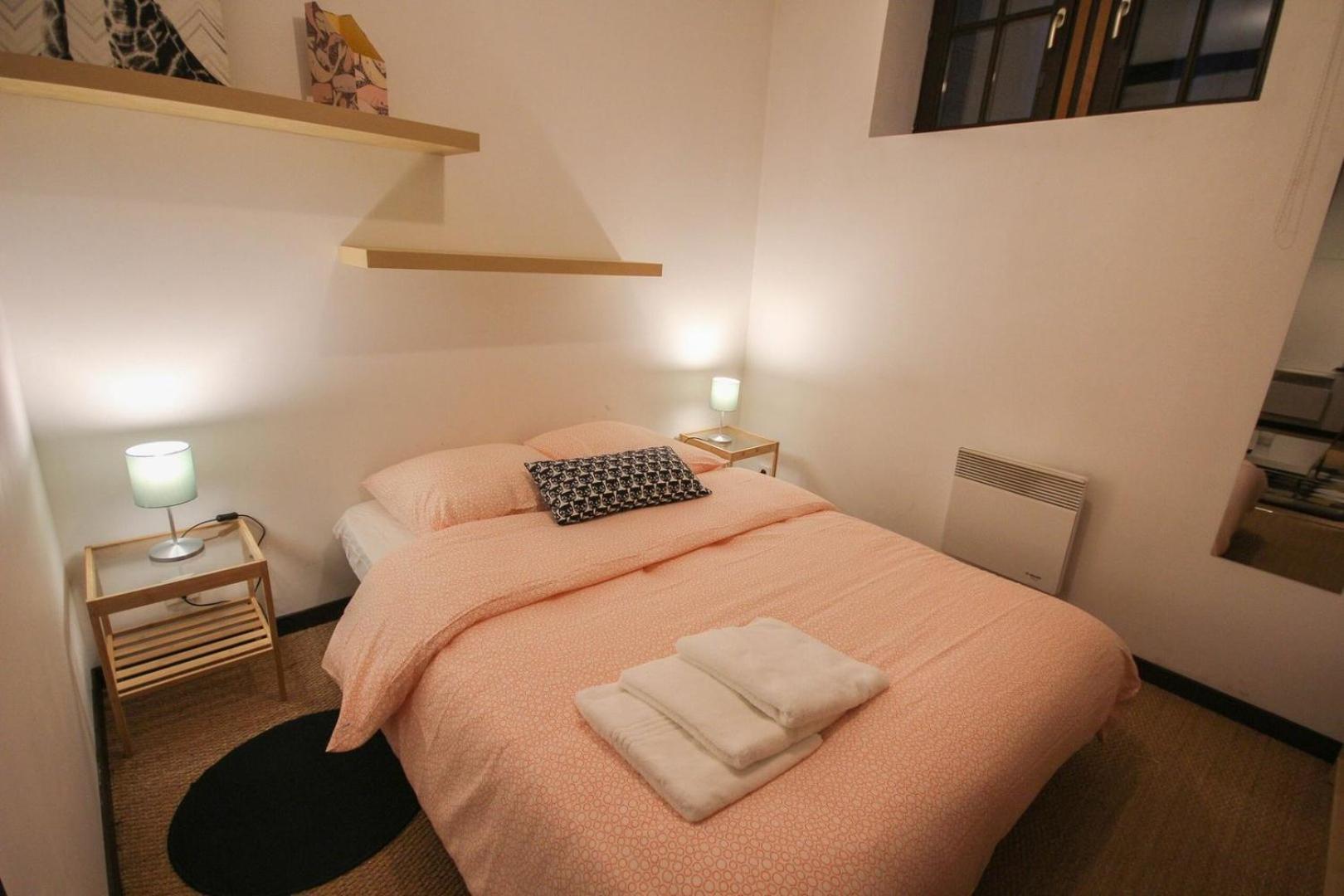 One Bedroom Equipped In Old ליל מראה חיצוני תמונה