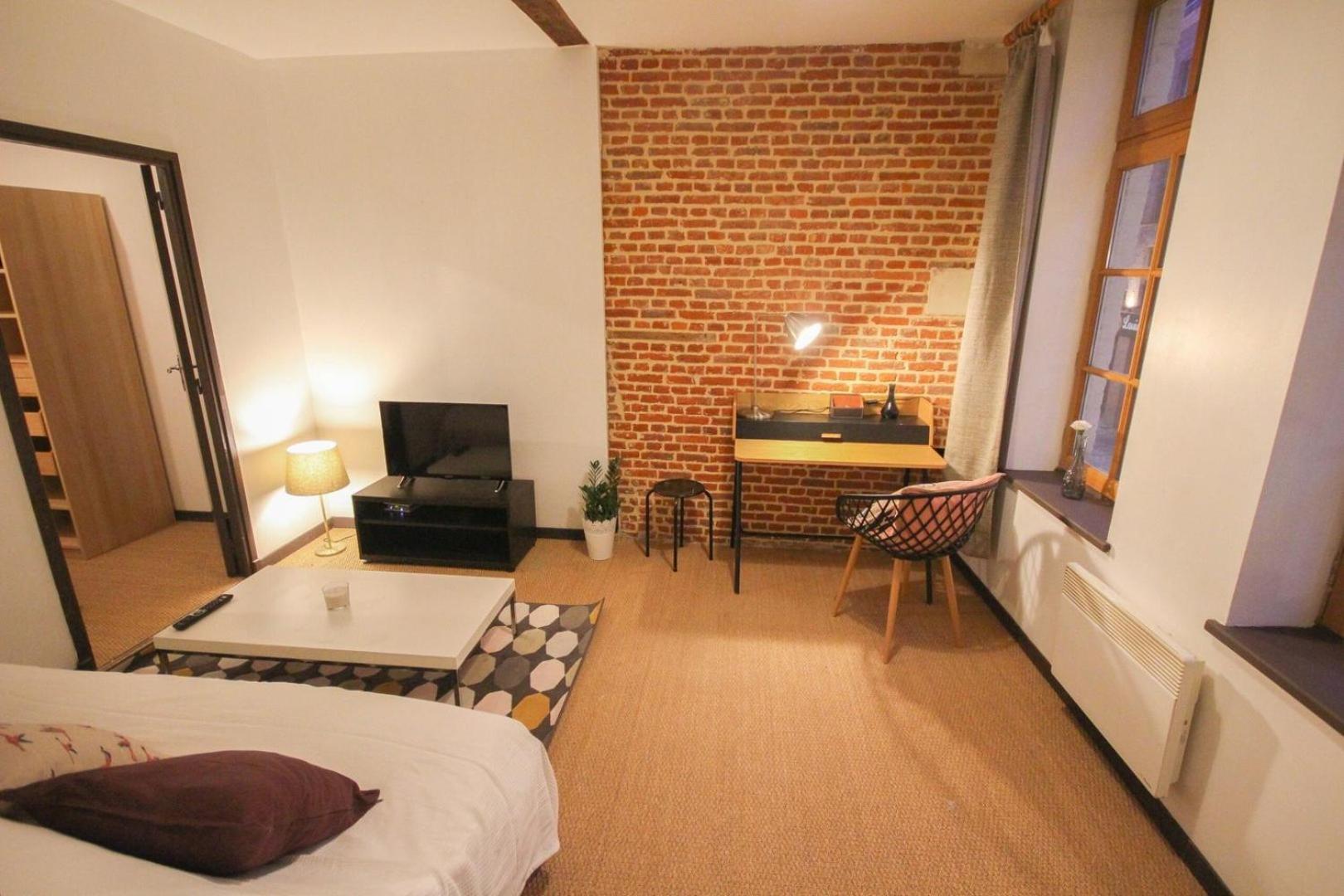 One Bedroom Equipped In Old ליל מראה חיצוני תמונה